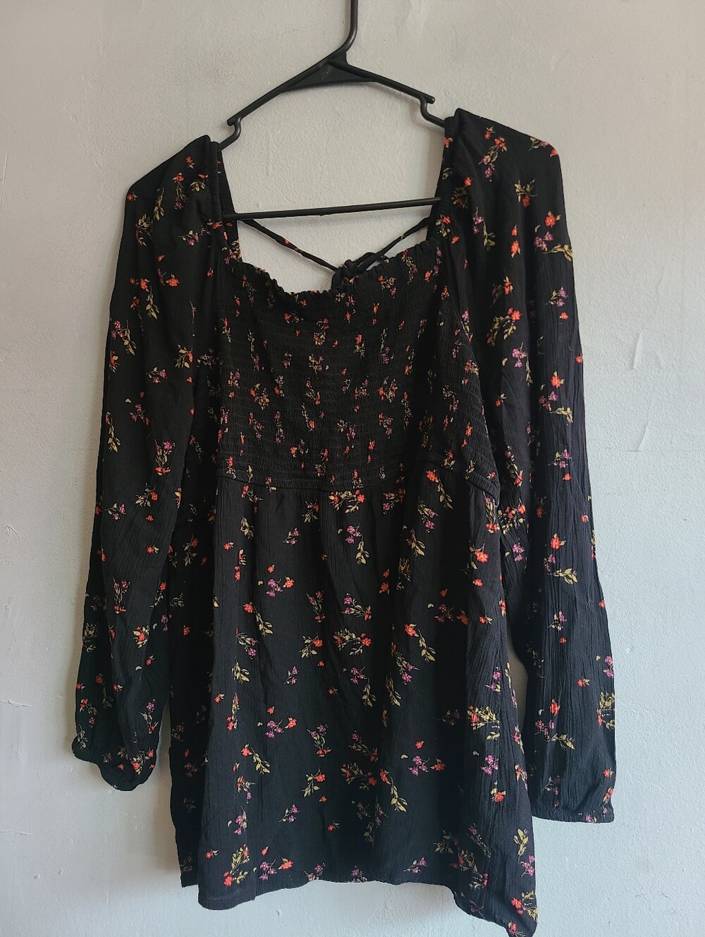 Women's medium maternity black floral smocked bust long sleeve flowy shirt